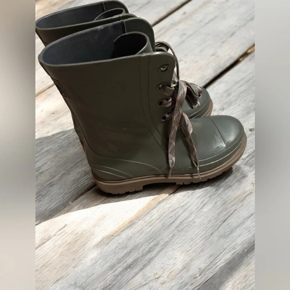LIKE NEW COUGAR Women's Sage Green Rain Boots - Picture 2 of 8